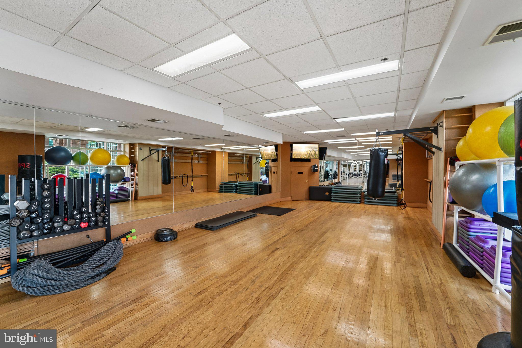 PIERSIDE AT HARBORVIEW - Residential