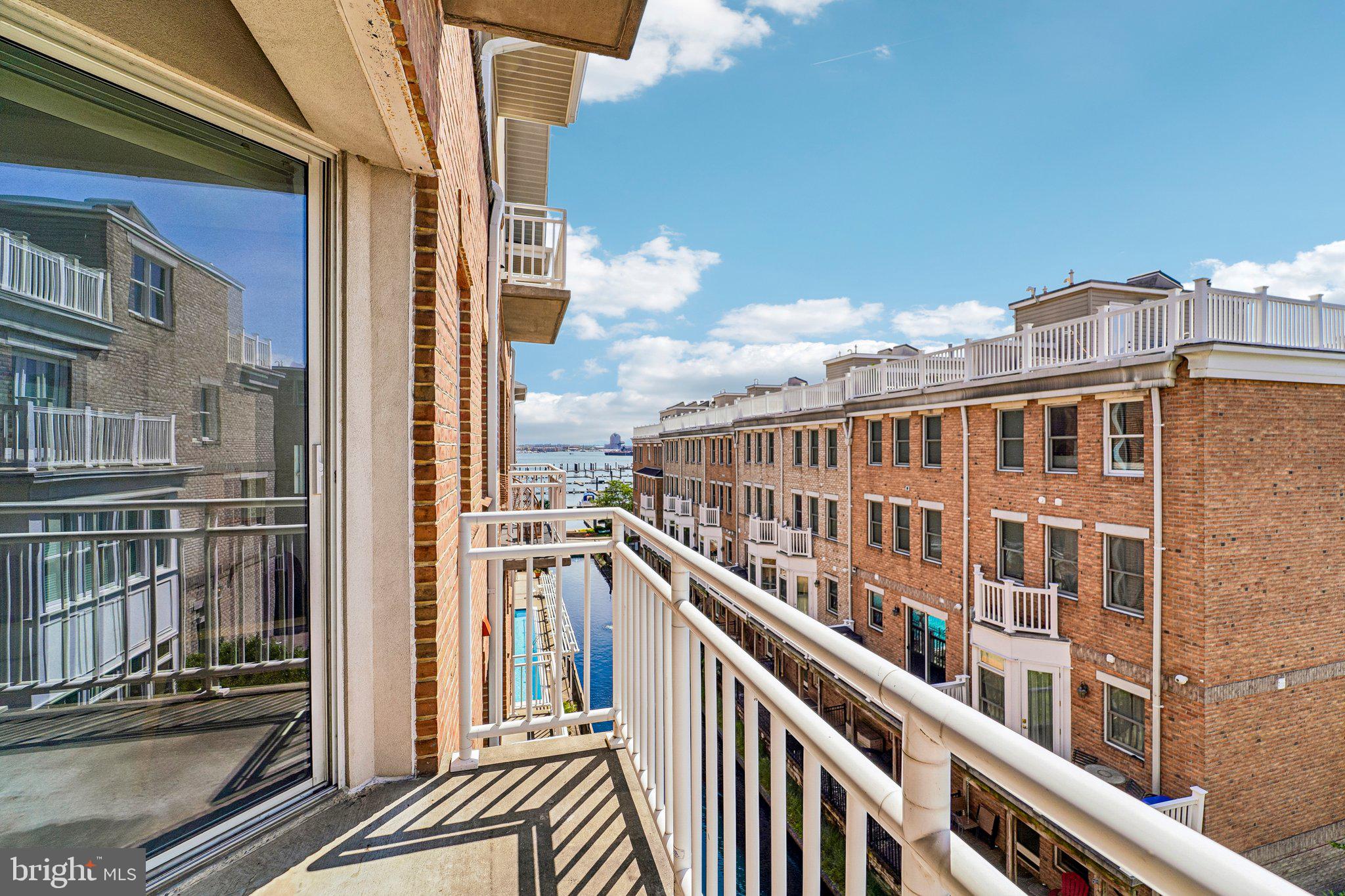 PIERSIDE AT HARBORVIEW - Residential