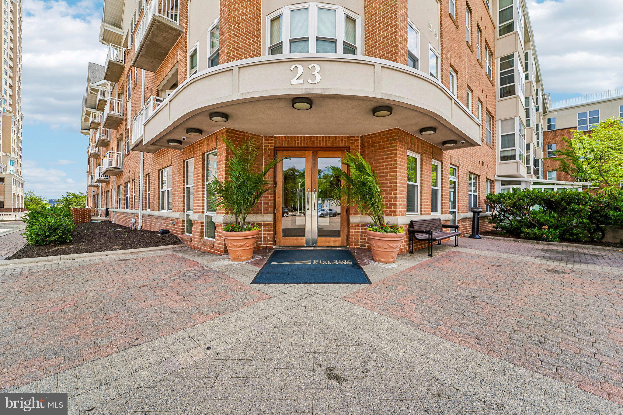 PIERSIDE AT HARBORVIEW - Residential