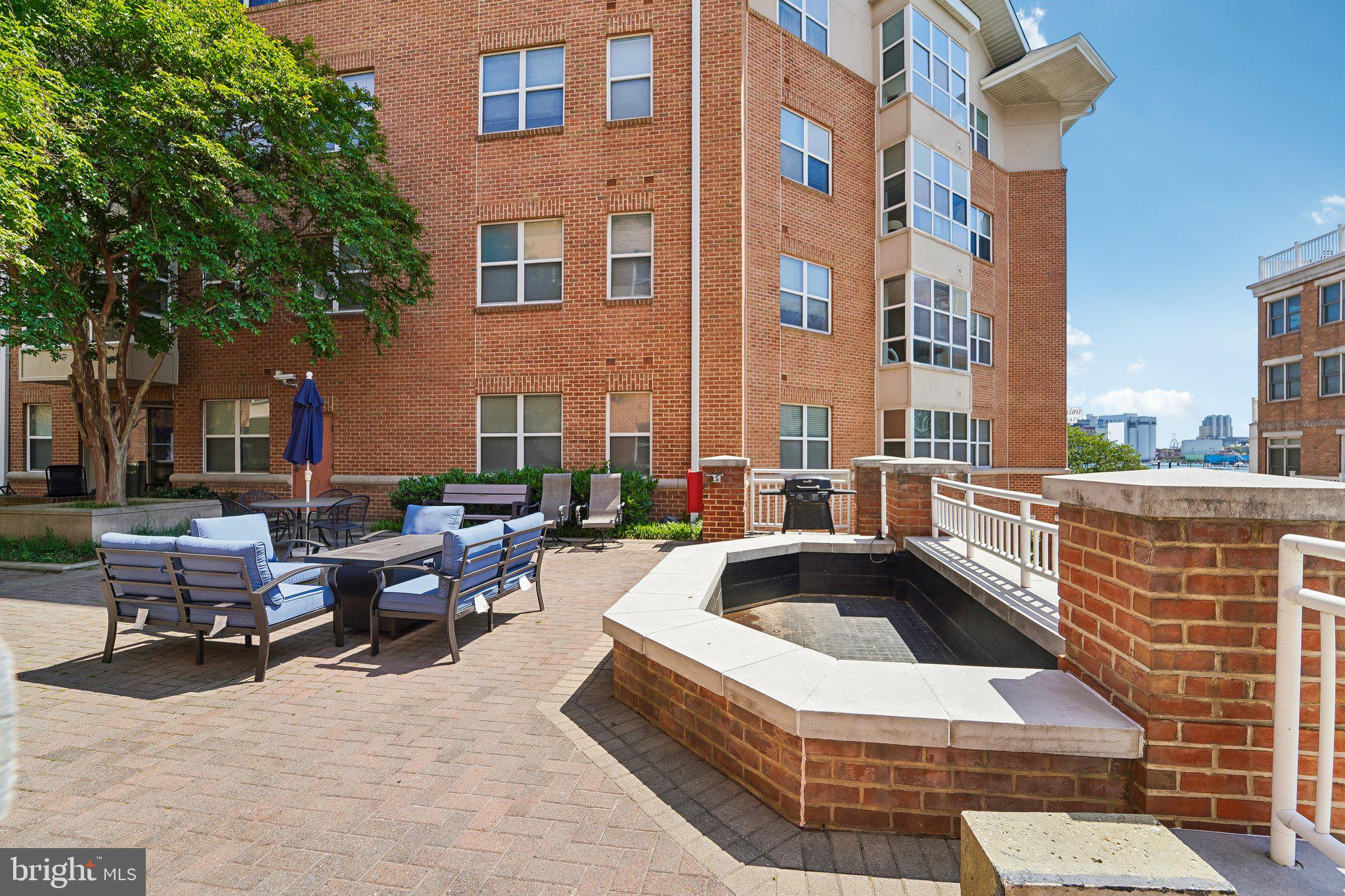 PIERSIDE AT HARBORVIEW - Residential