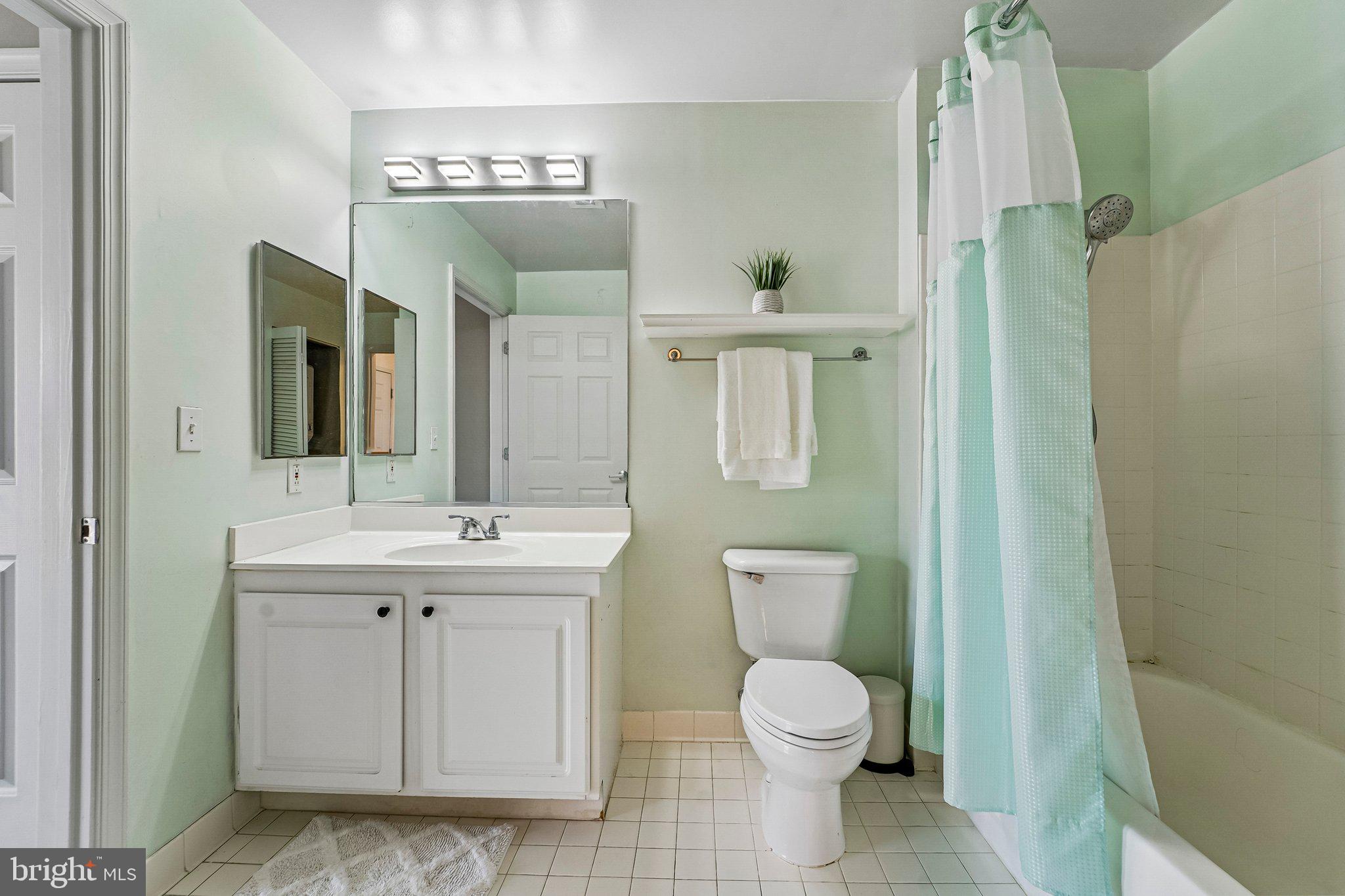 PIERSIDE AT HARBORVIEW - Residential