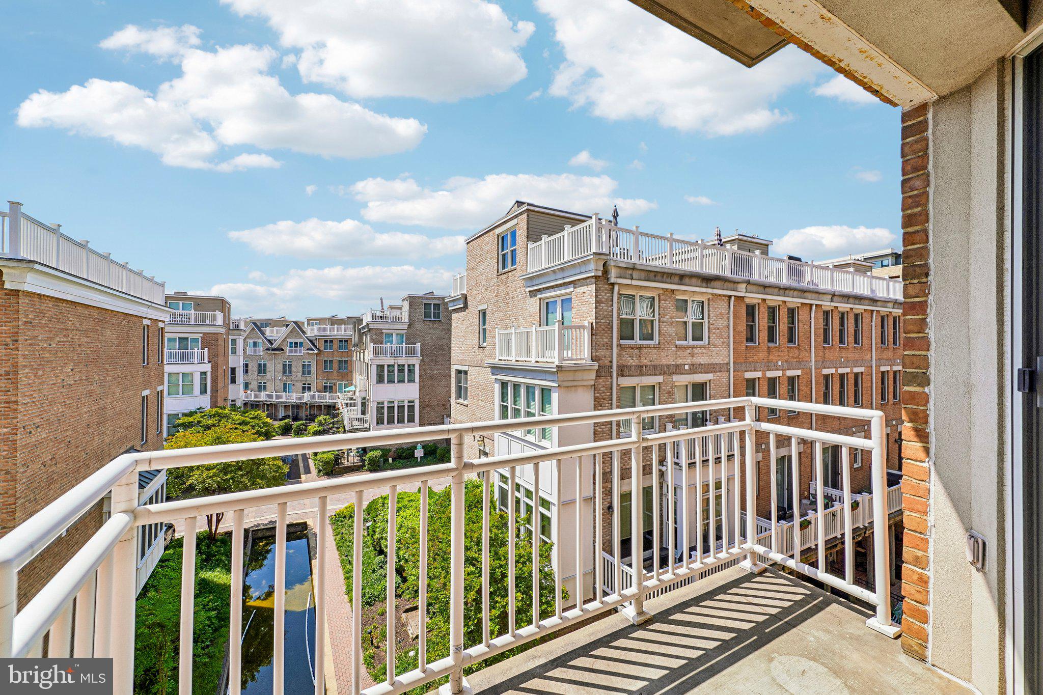 PIERSIDE AT HARBORVIEW - Residential