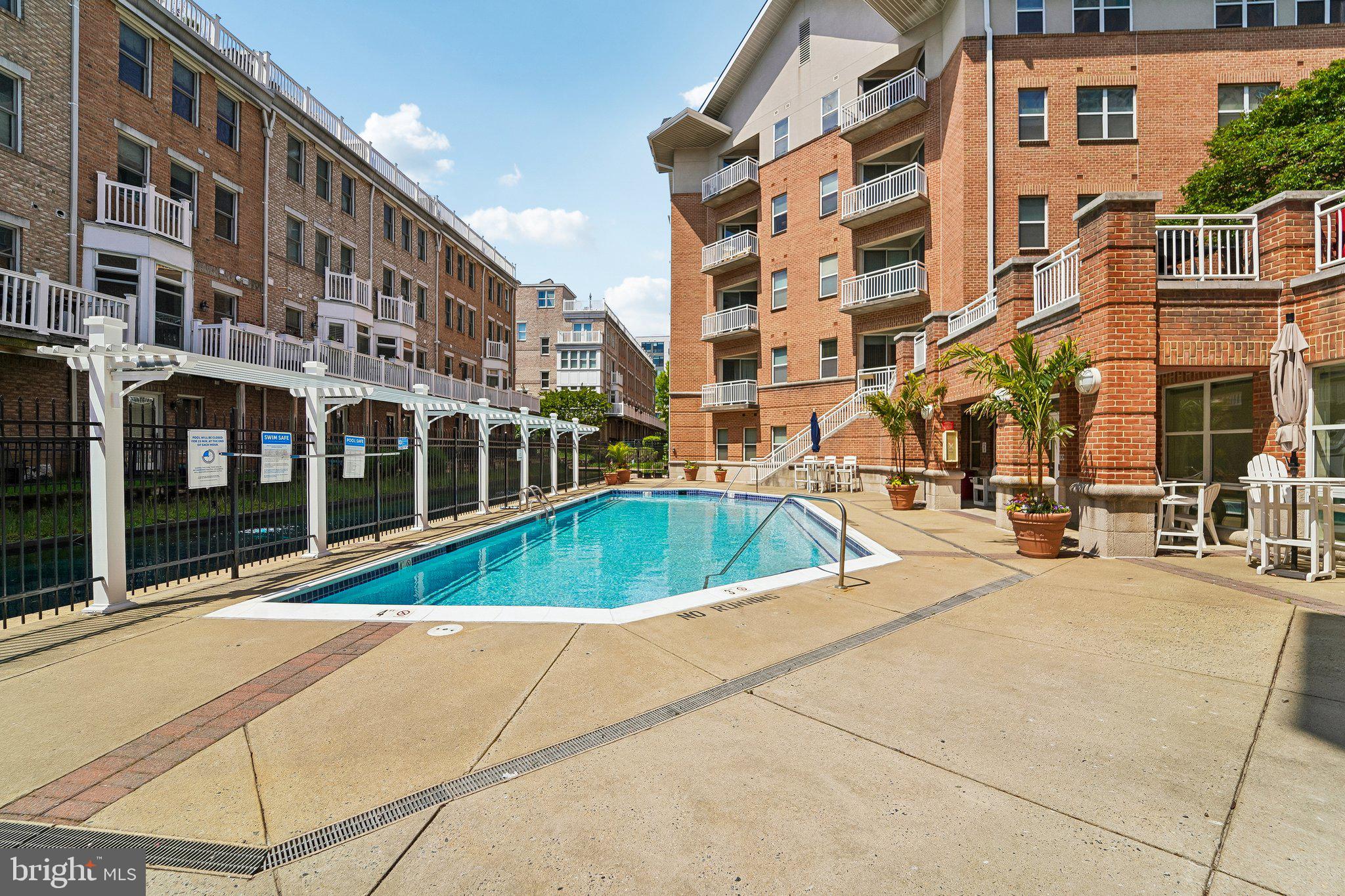 PIERSIDE AT HARBORVIEW - Residential