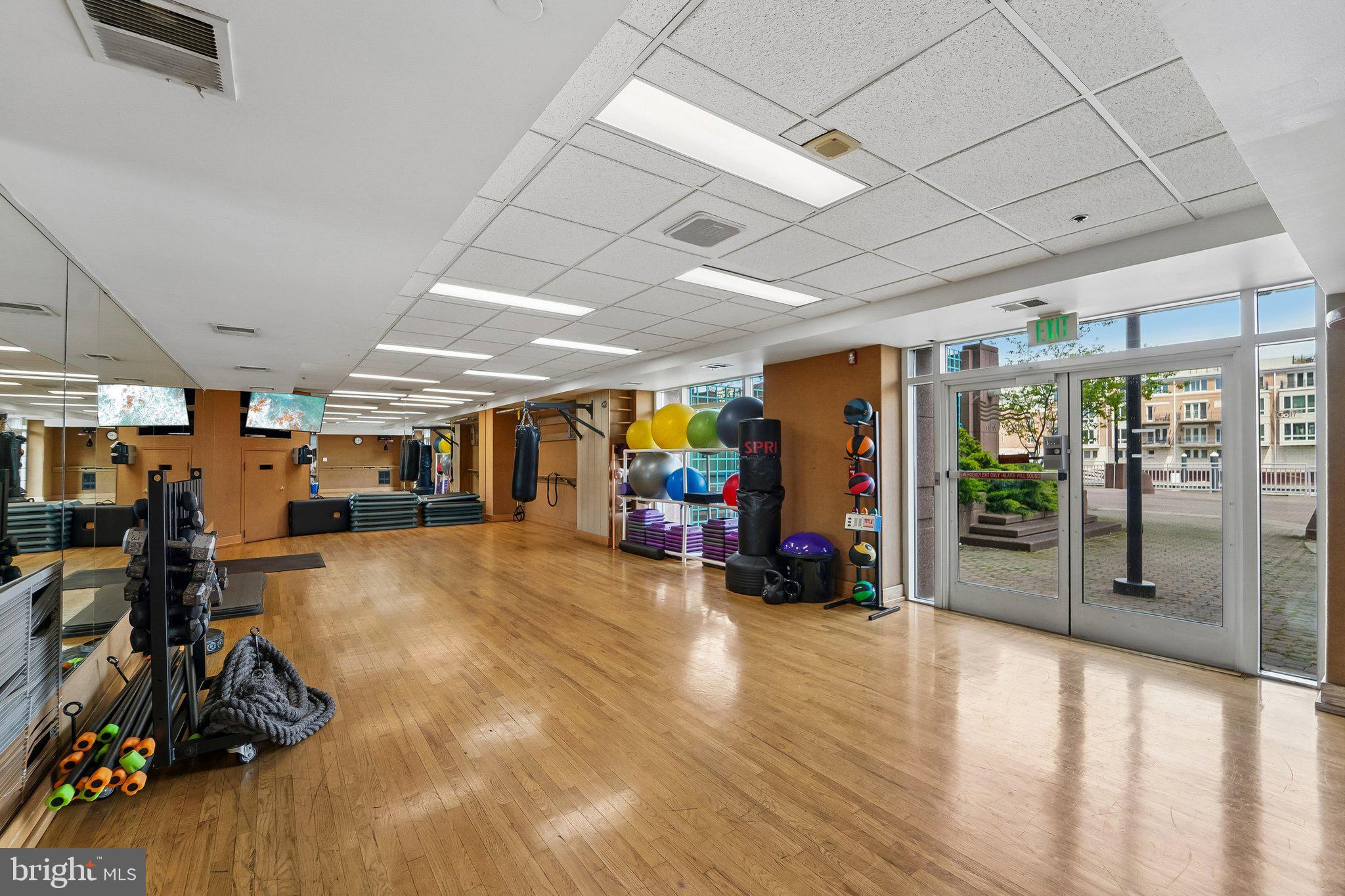 PIERSIDE AT HARBORVIEW - Residential
