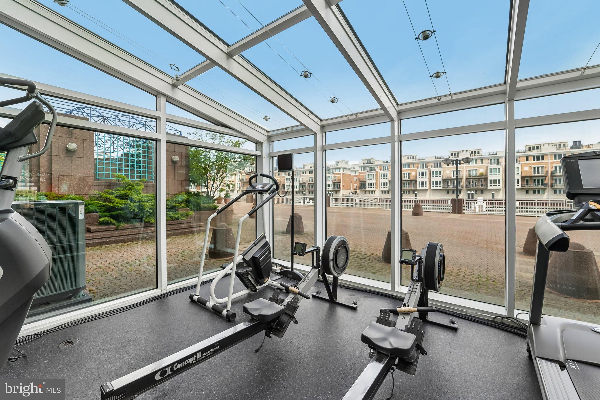 PIERSIDE AT HARBORVIEW - Residential