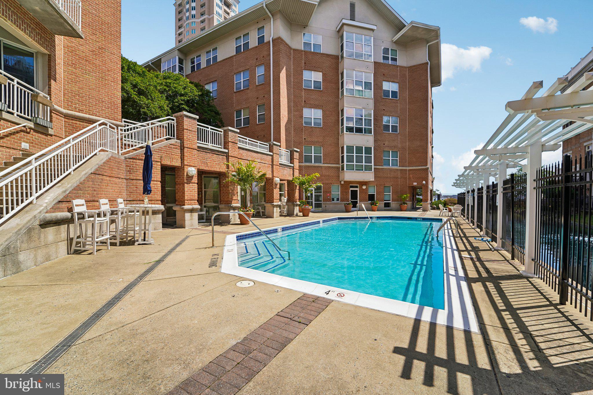 PIERSIDE AT HARBORVIEW - Residential