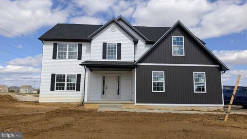 Homes For Sale - 107 Nicholas Court<br/> NEW CASTLE, DE 19720