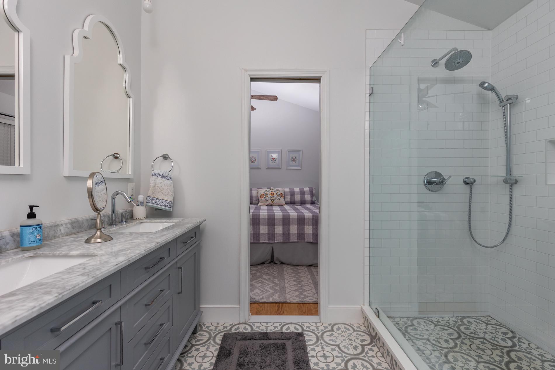 SOUTH RIDING - Residential