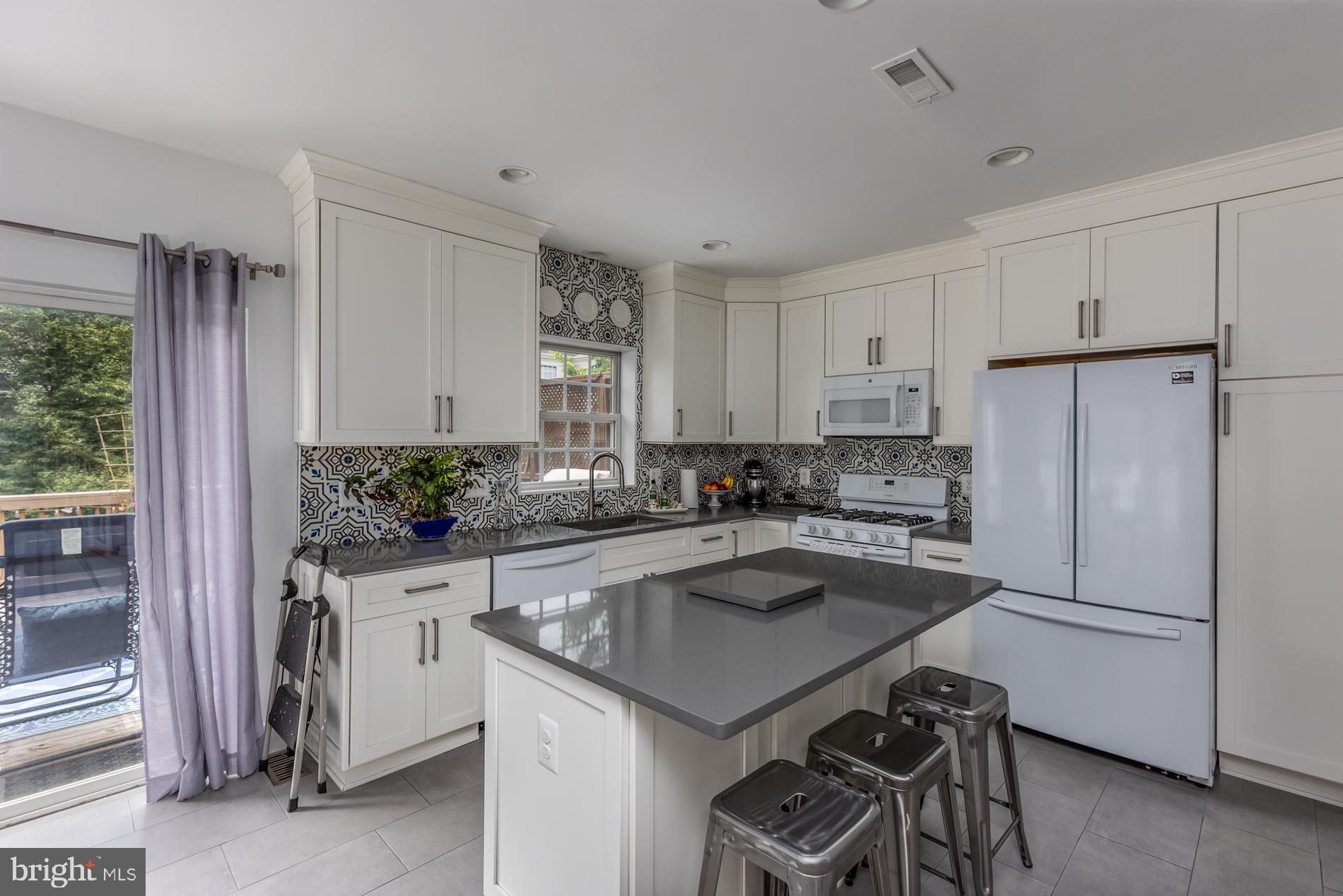 SOUTH RIDING - Residential