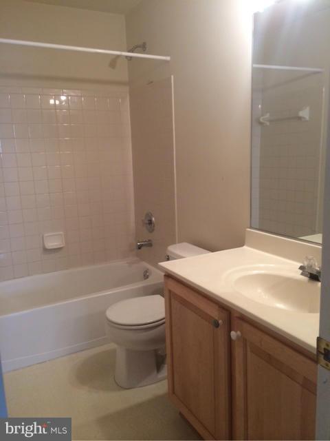 INDEPENDENCE/UNIV VLG - Residential Lease