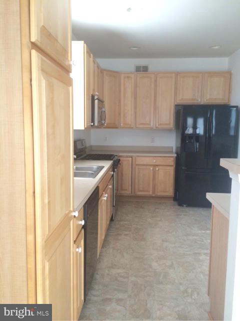 INDEPENDENCE/UNIV VLG - Residential Lease