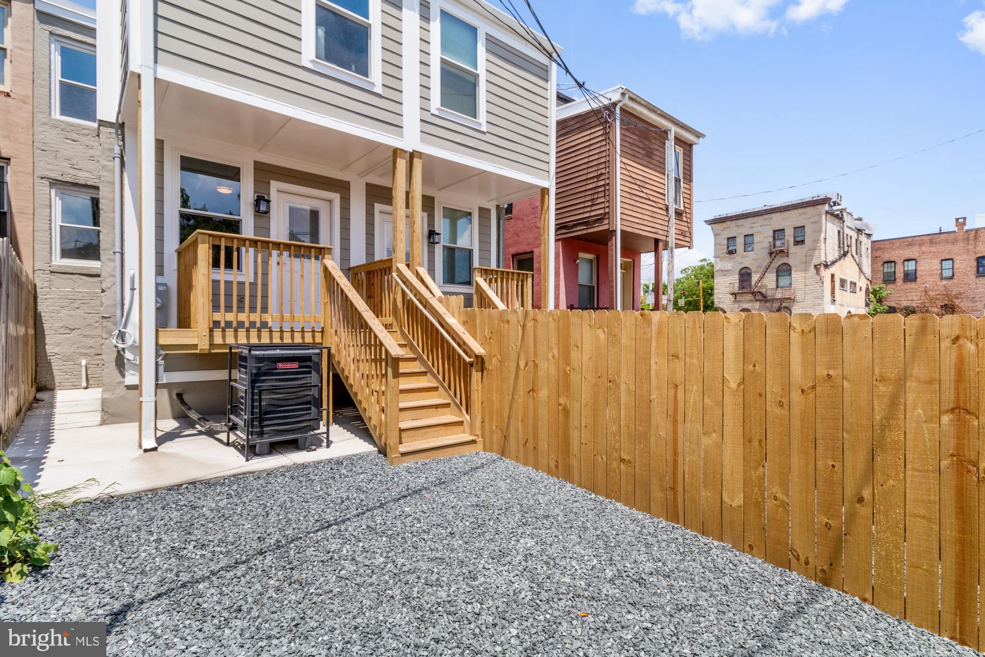 BROADWAY EAST - Residential