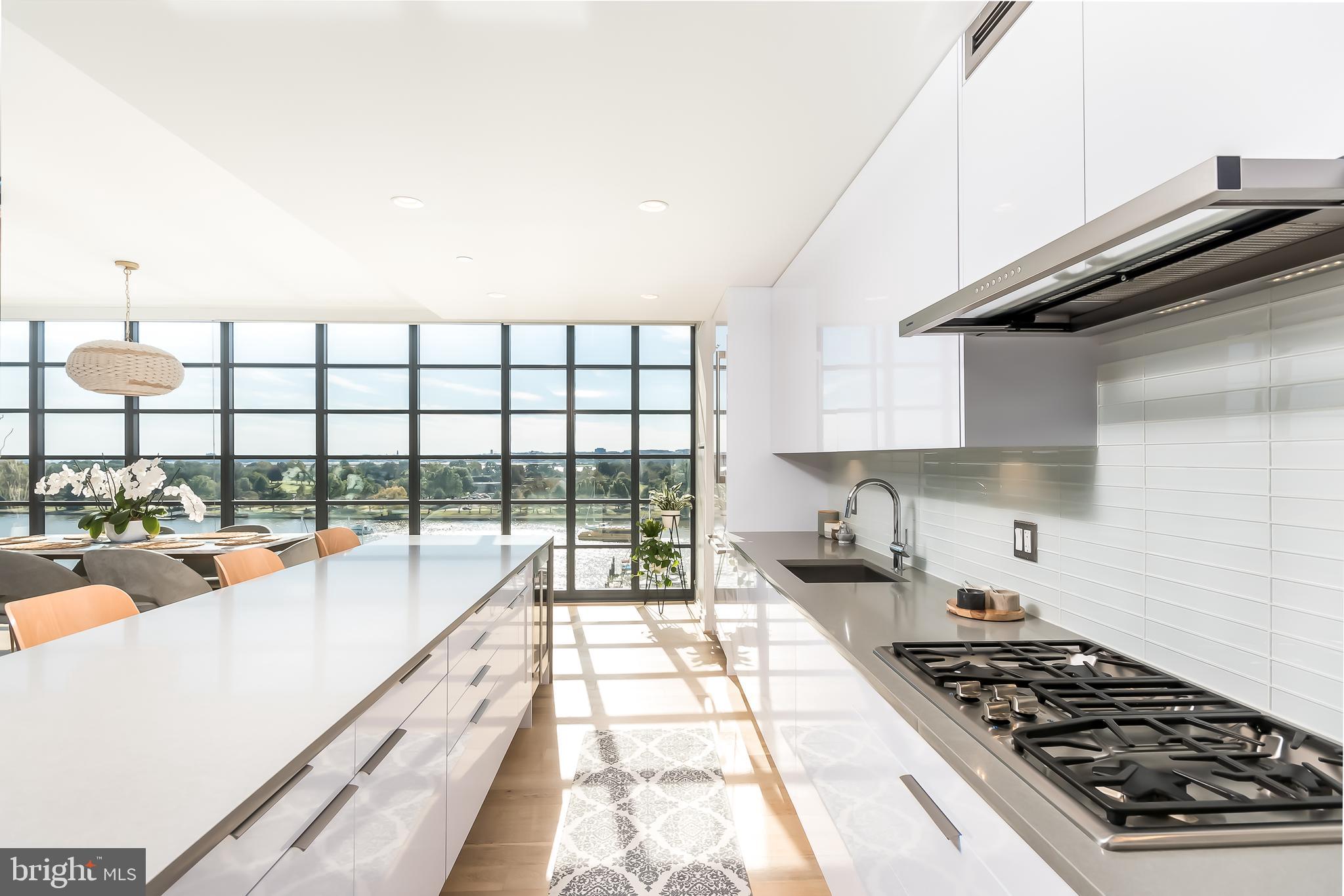 WATERFRONT SW RLA - Residential