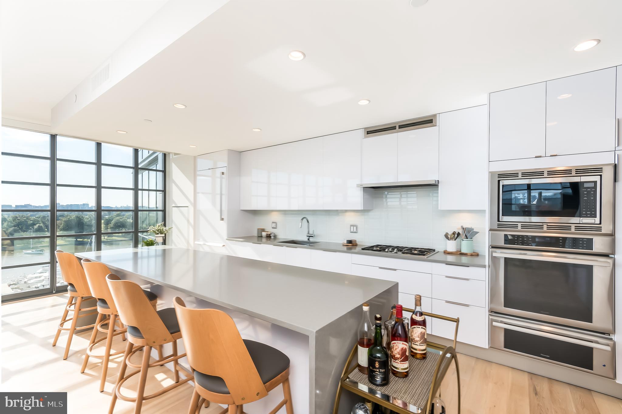 WATERFRONT SW RLA - Residential