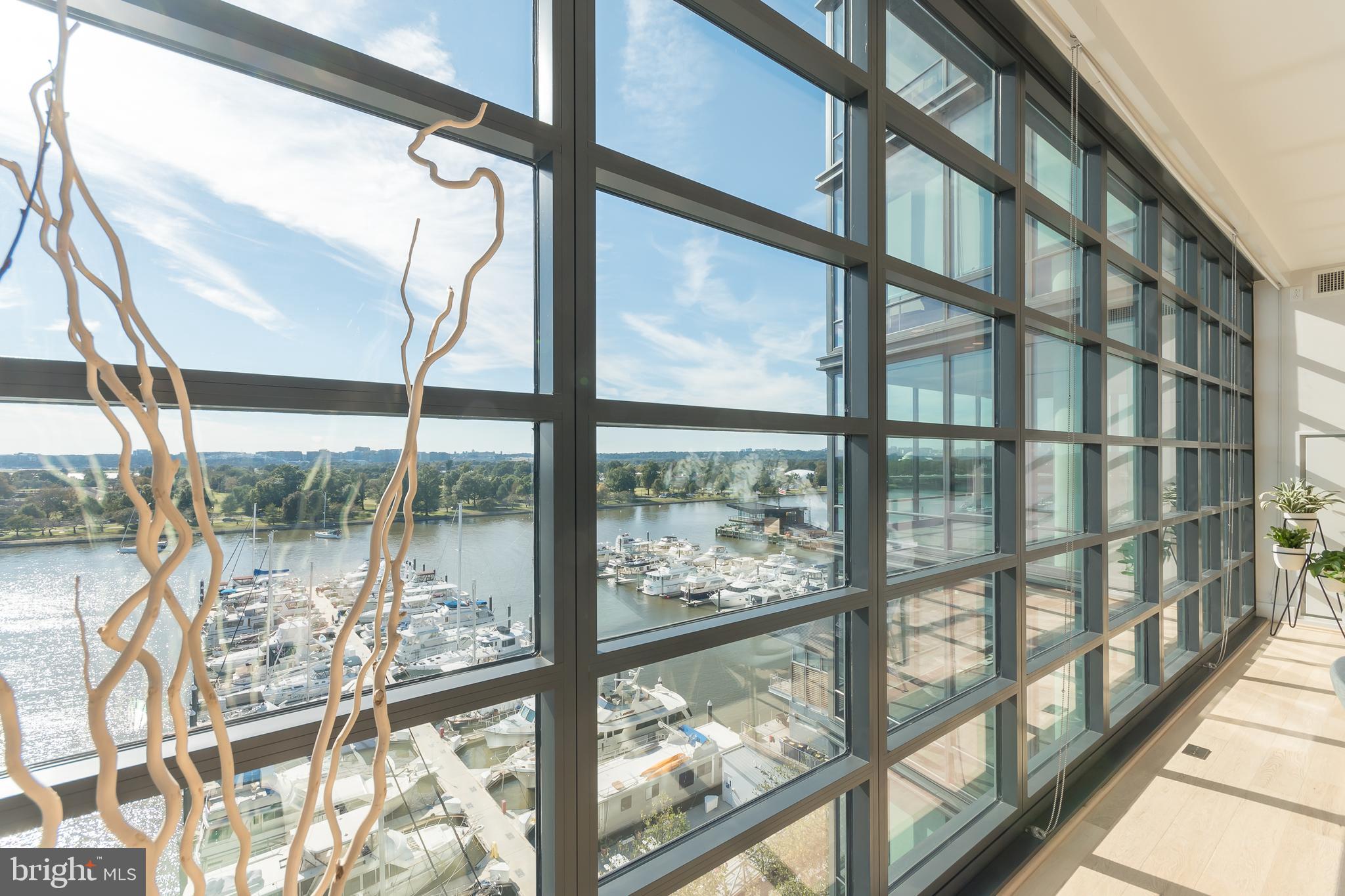 WATERFRONT SW RLA - Residential