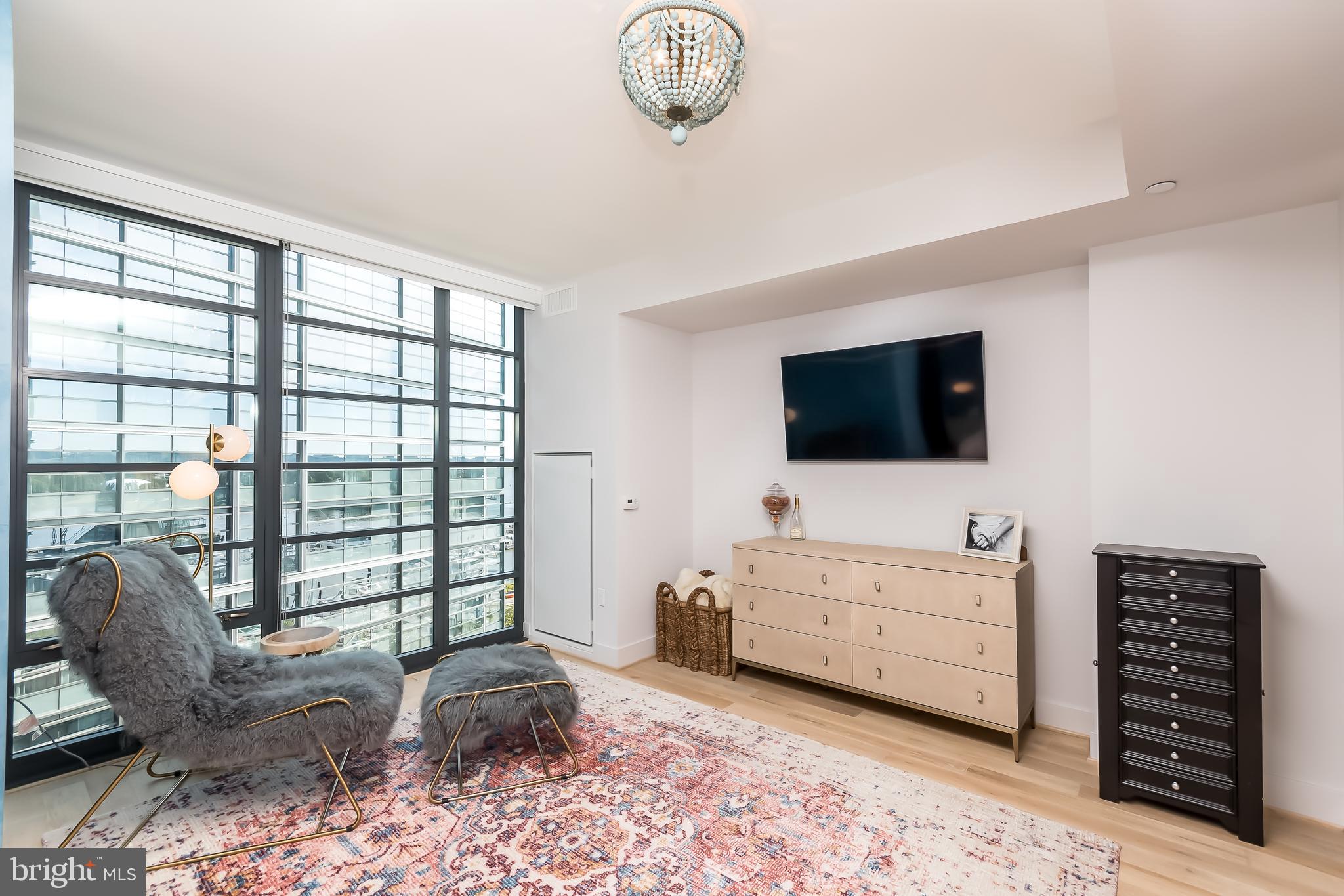 WATERFRONT SW RLA - Residential