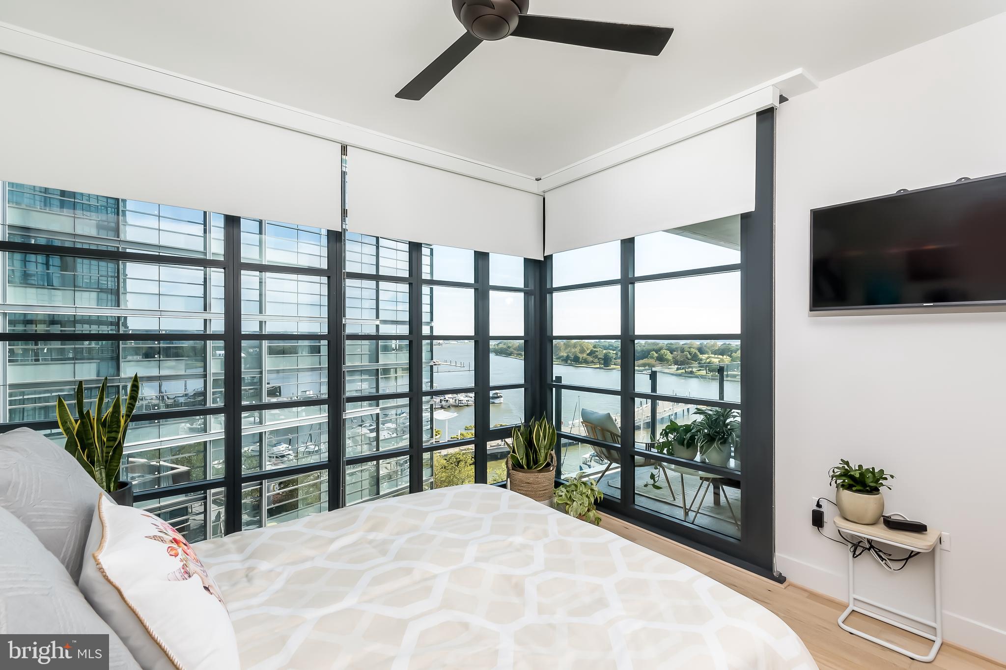 WATERFRONT SW RLA - Residential