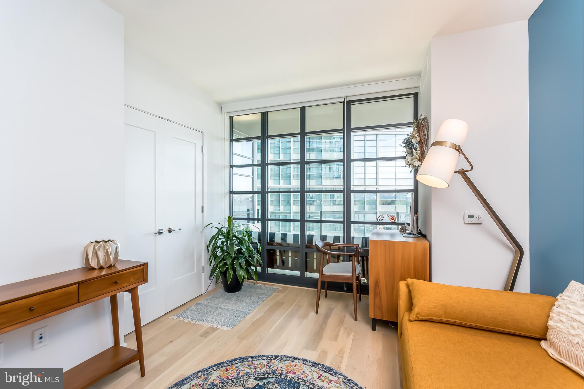 WATERFRONT SW RLA - Residential