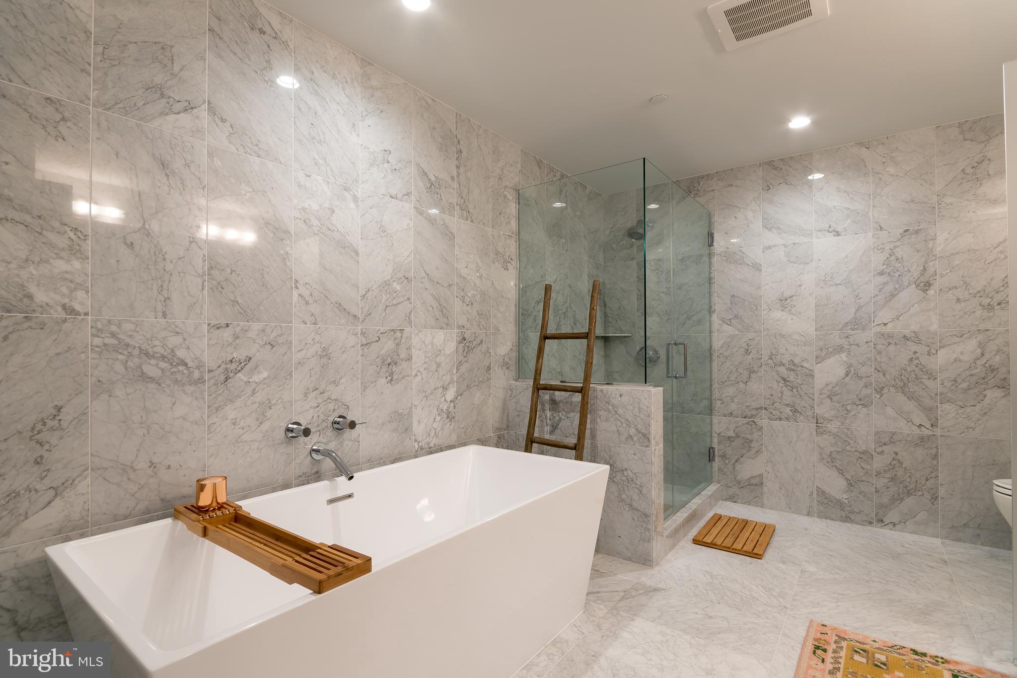 WATERFRONT SW RLA - Residential