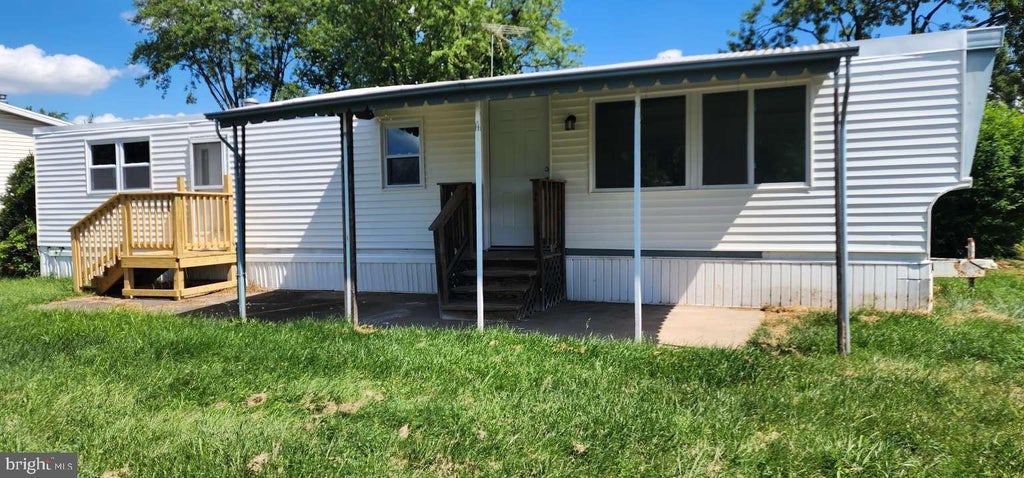 Photo of 109 Lafayette Drive, NORRISTOWN, PA 19403 (MLS # PAMC2187938)