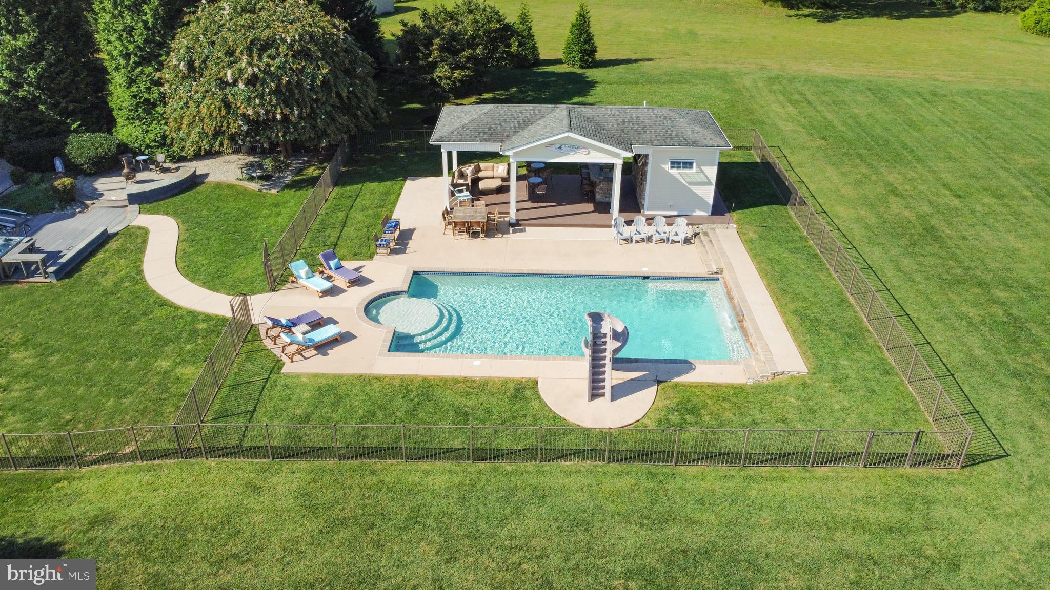 MY LADY'S MANOR - Residential