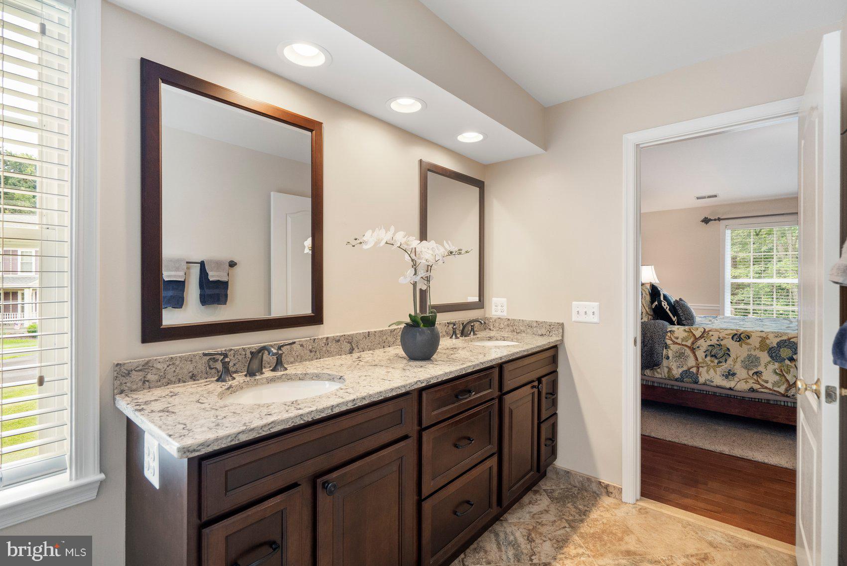 MIDDLEBURY - Residential