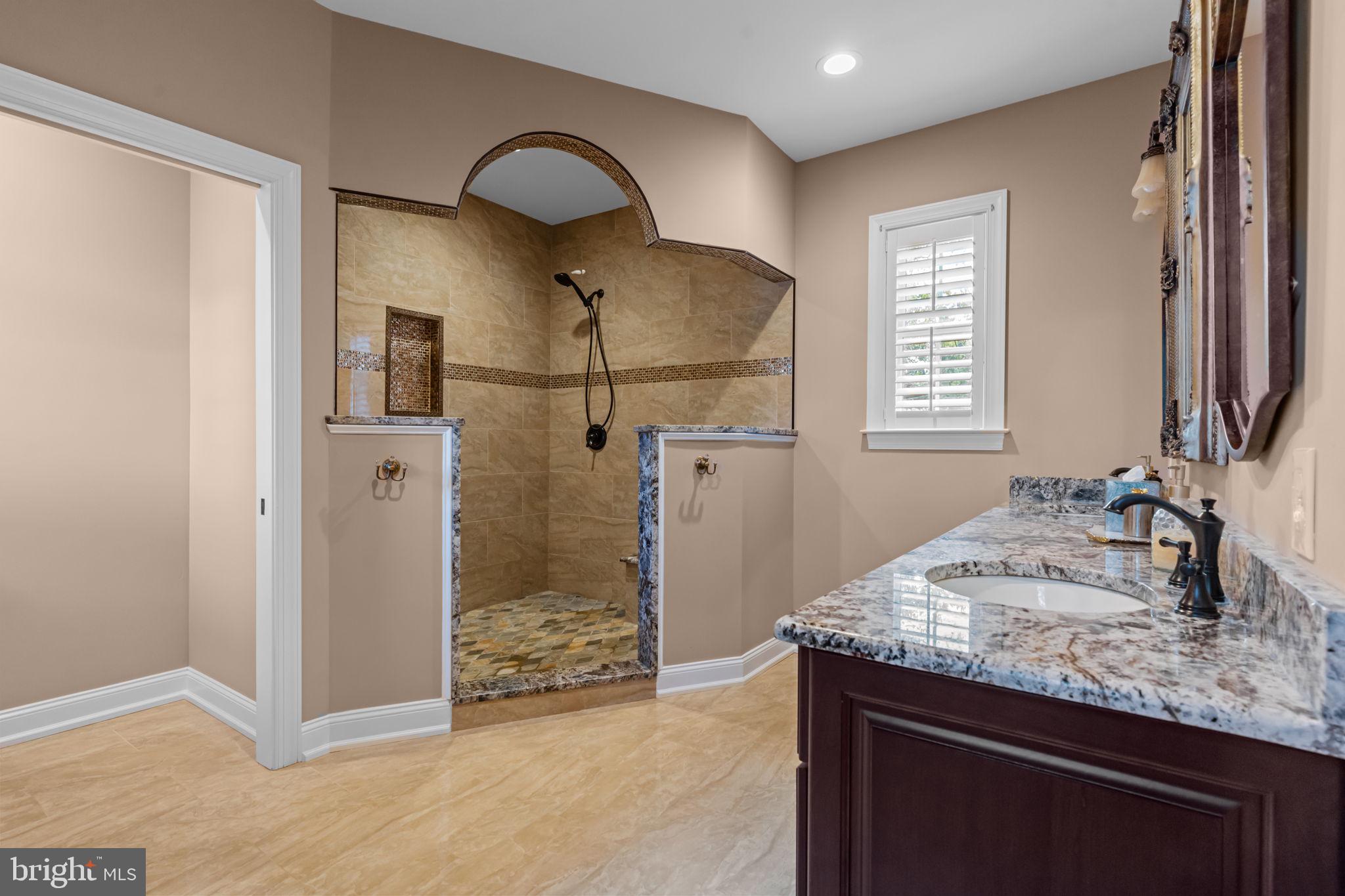 PADDOCK FARMS - Residential