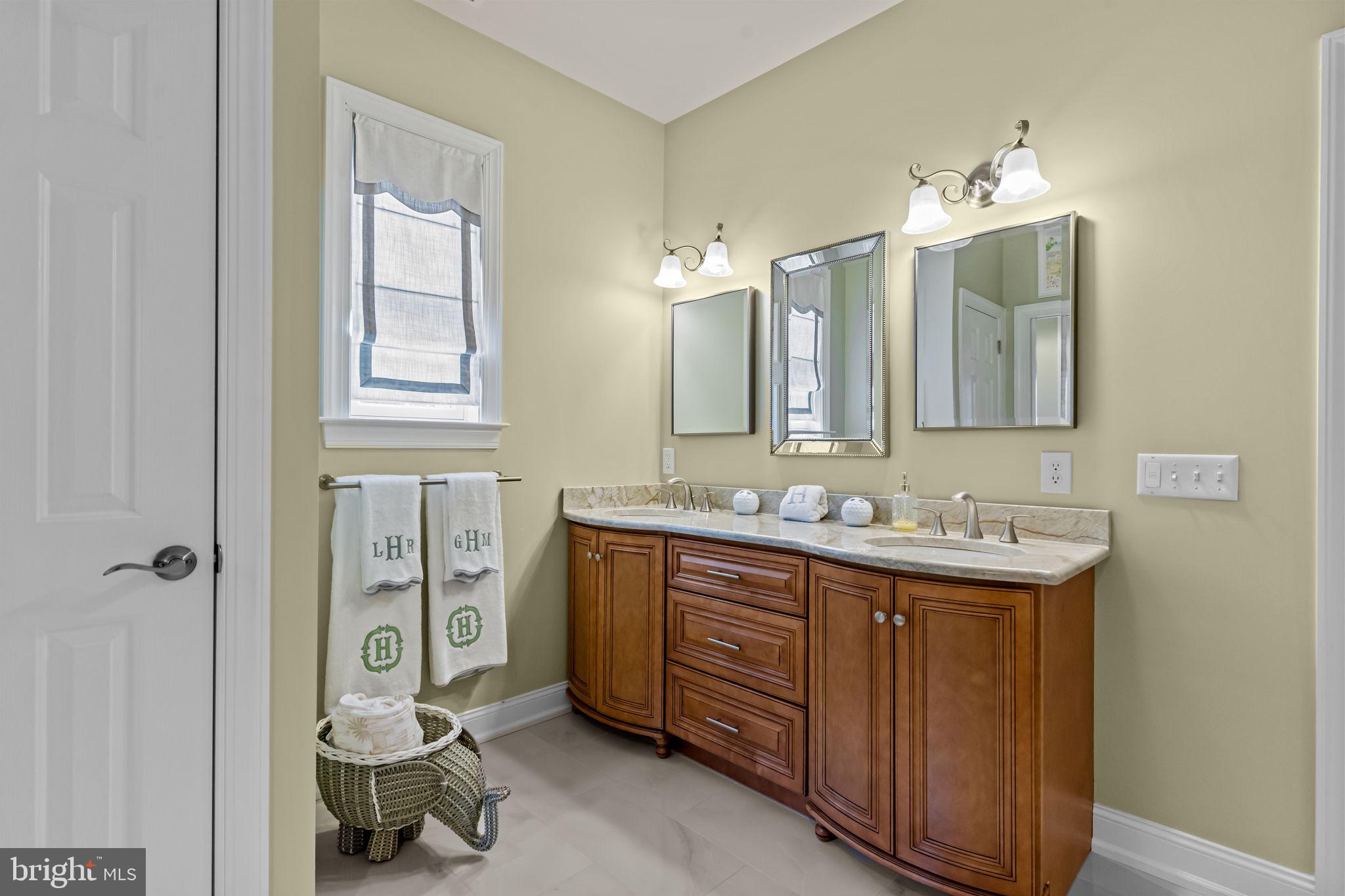 PADDOCK FARMS - Residential