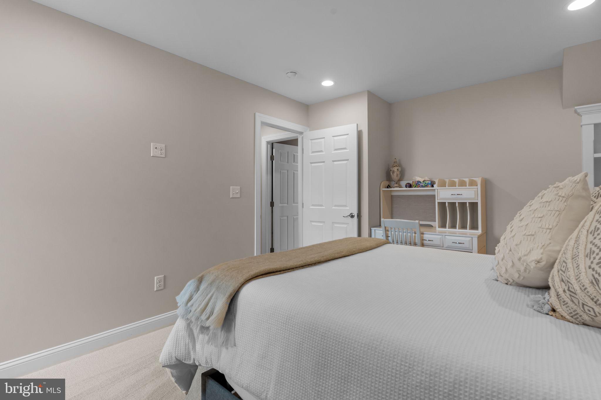 PADDOCK FARMS - Residential