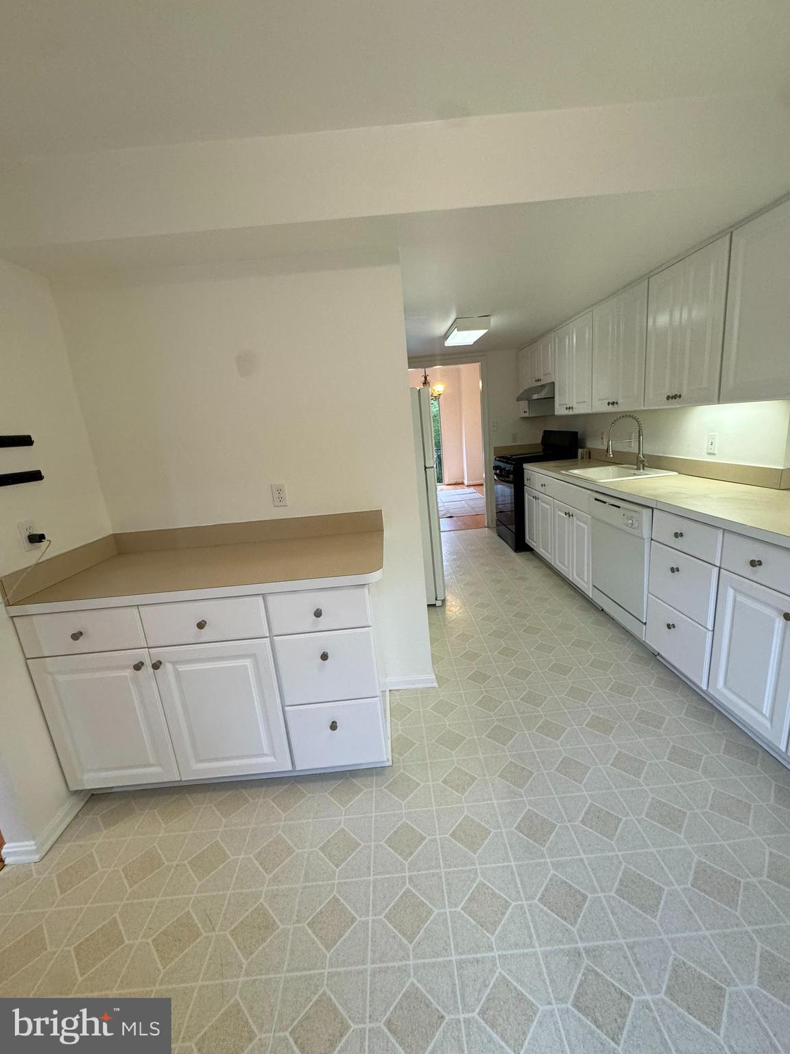5944 WESTCHESTER PARK DRIVE