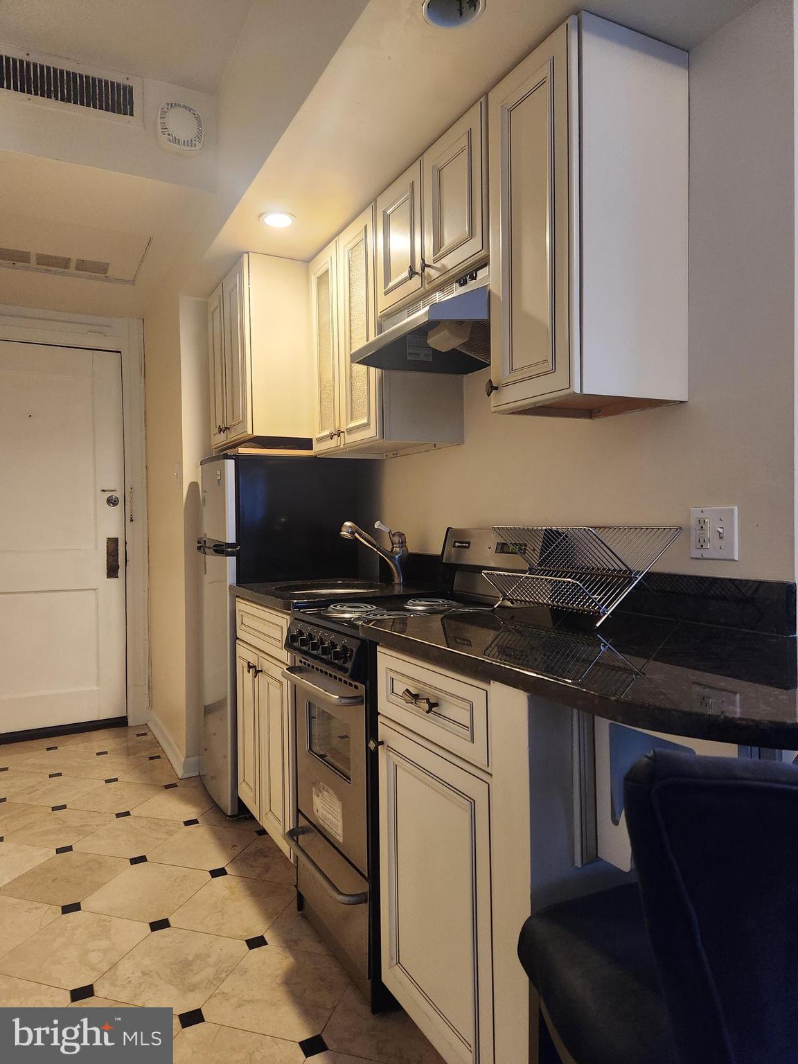 WASHINGTON SQ WEST - Residential Lease