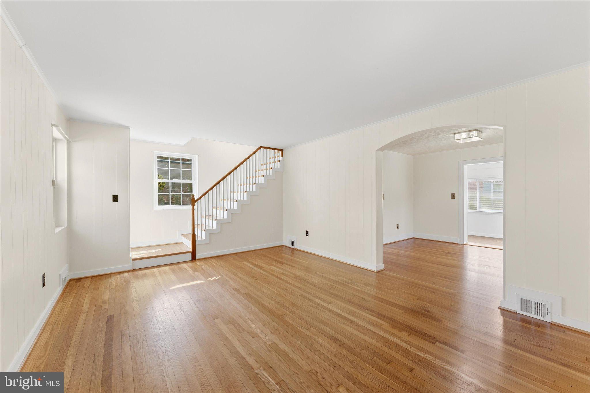 9 N GREENBRIER STREET