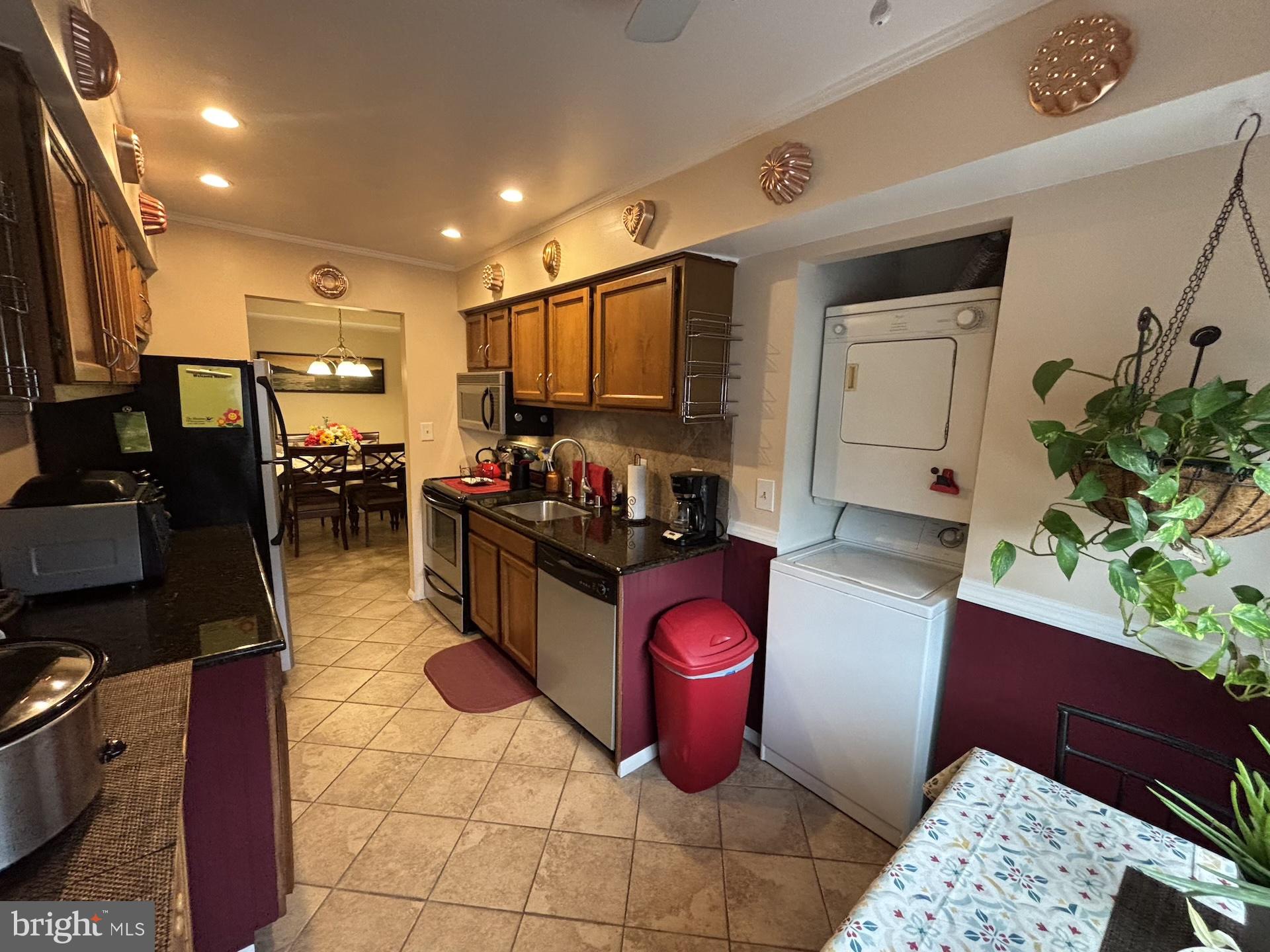 ROBERTS FIELD - Residential