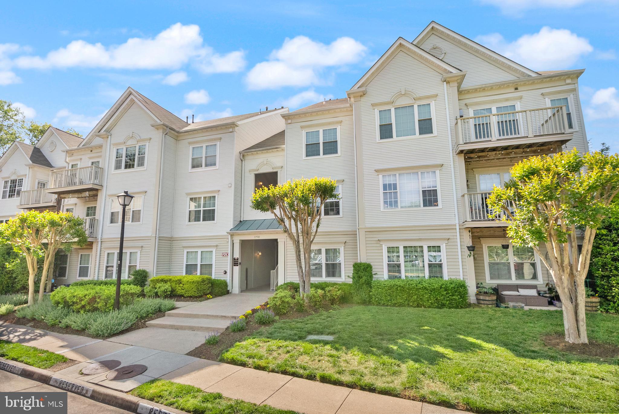 CEDAR LAKES - Residential