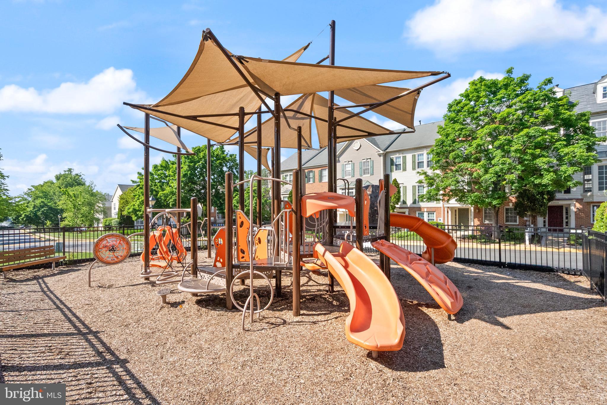 CEDAR LAKES - Residential