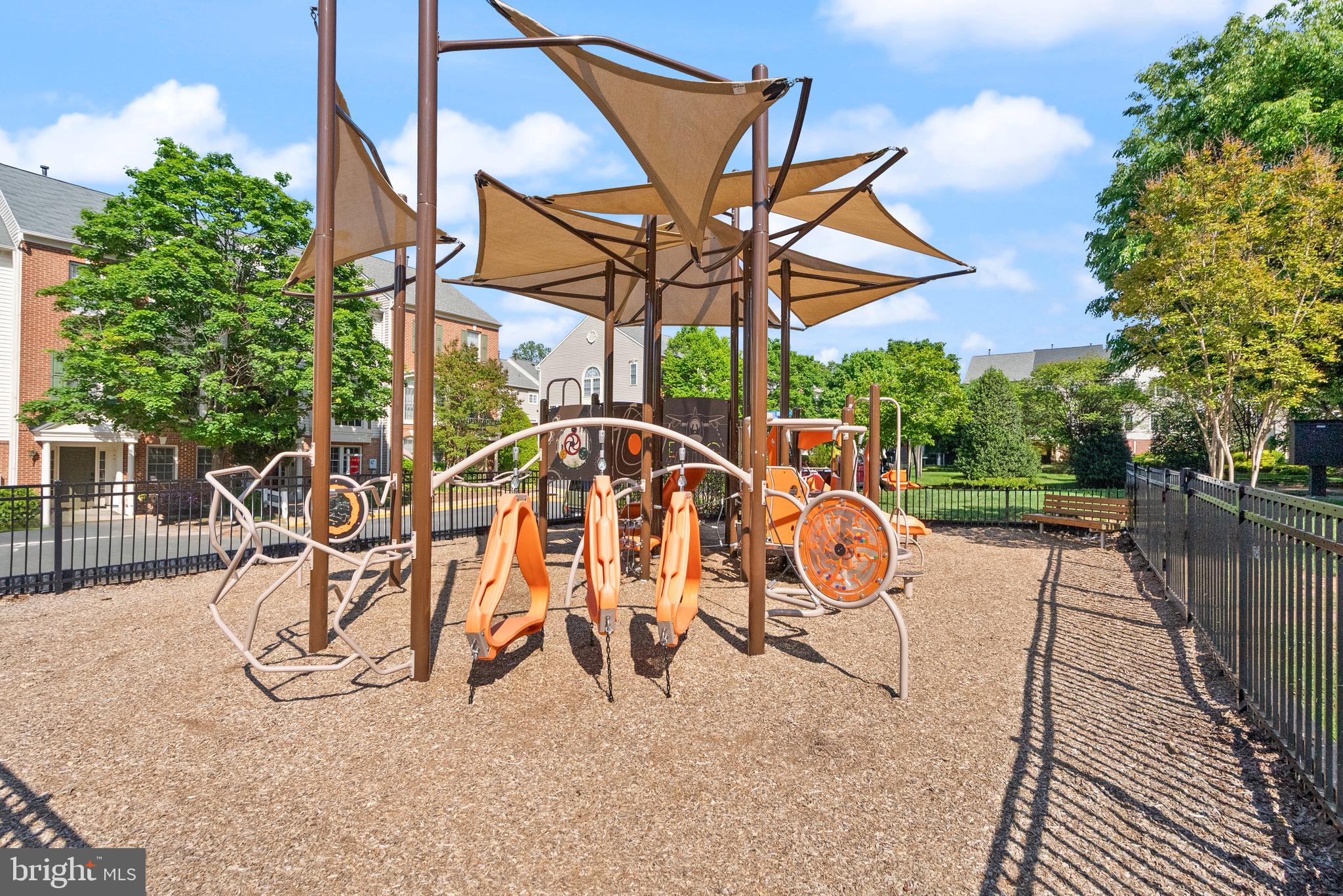 CEDAR LAKES - Residential