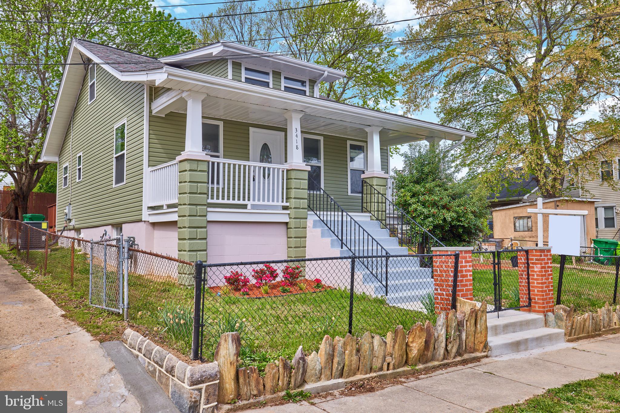 COLMAR MANOR - Residential