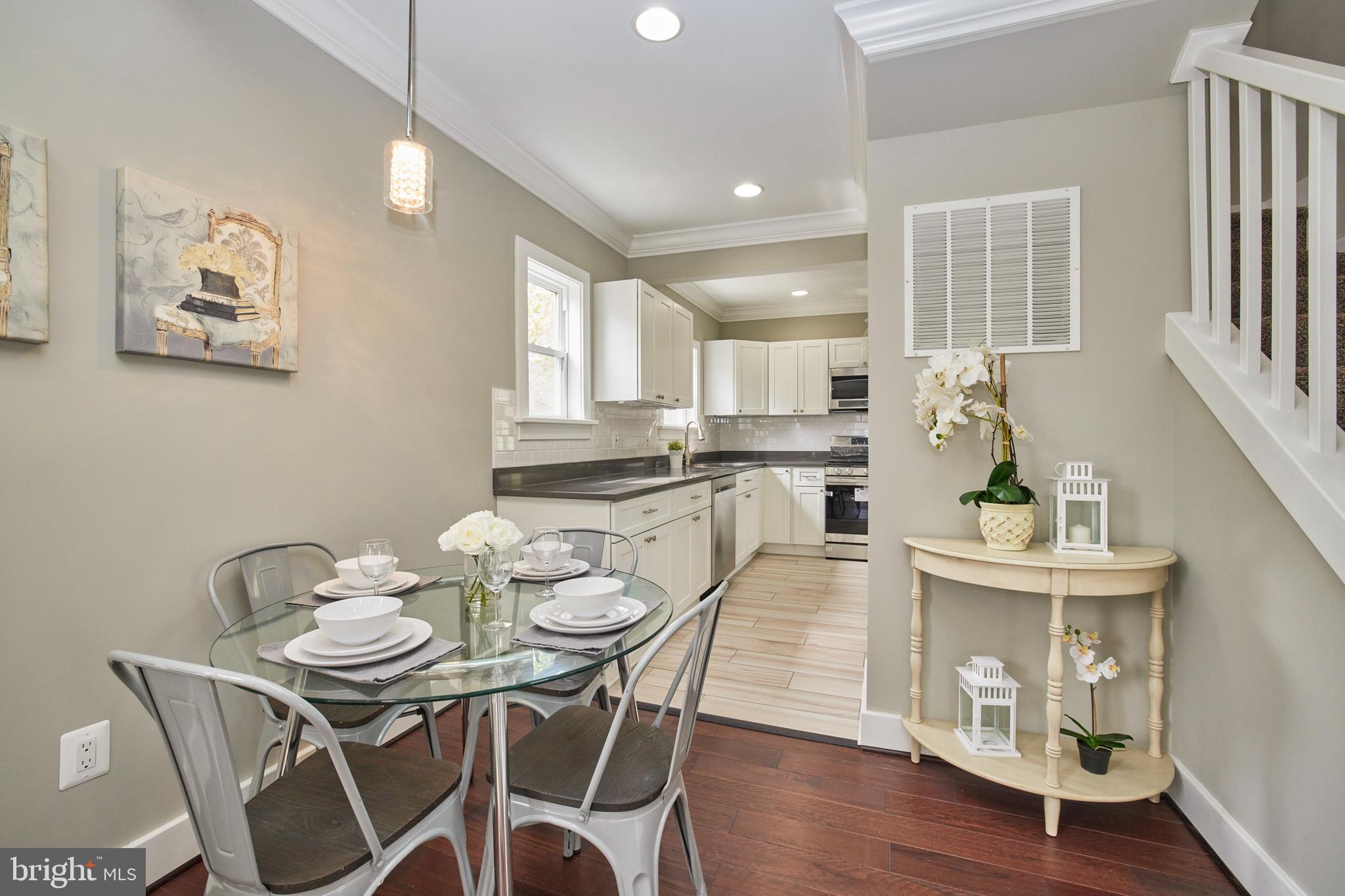 COLMAR MANOR - Residential