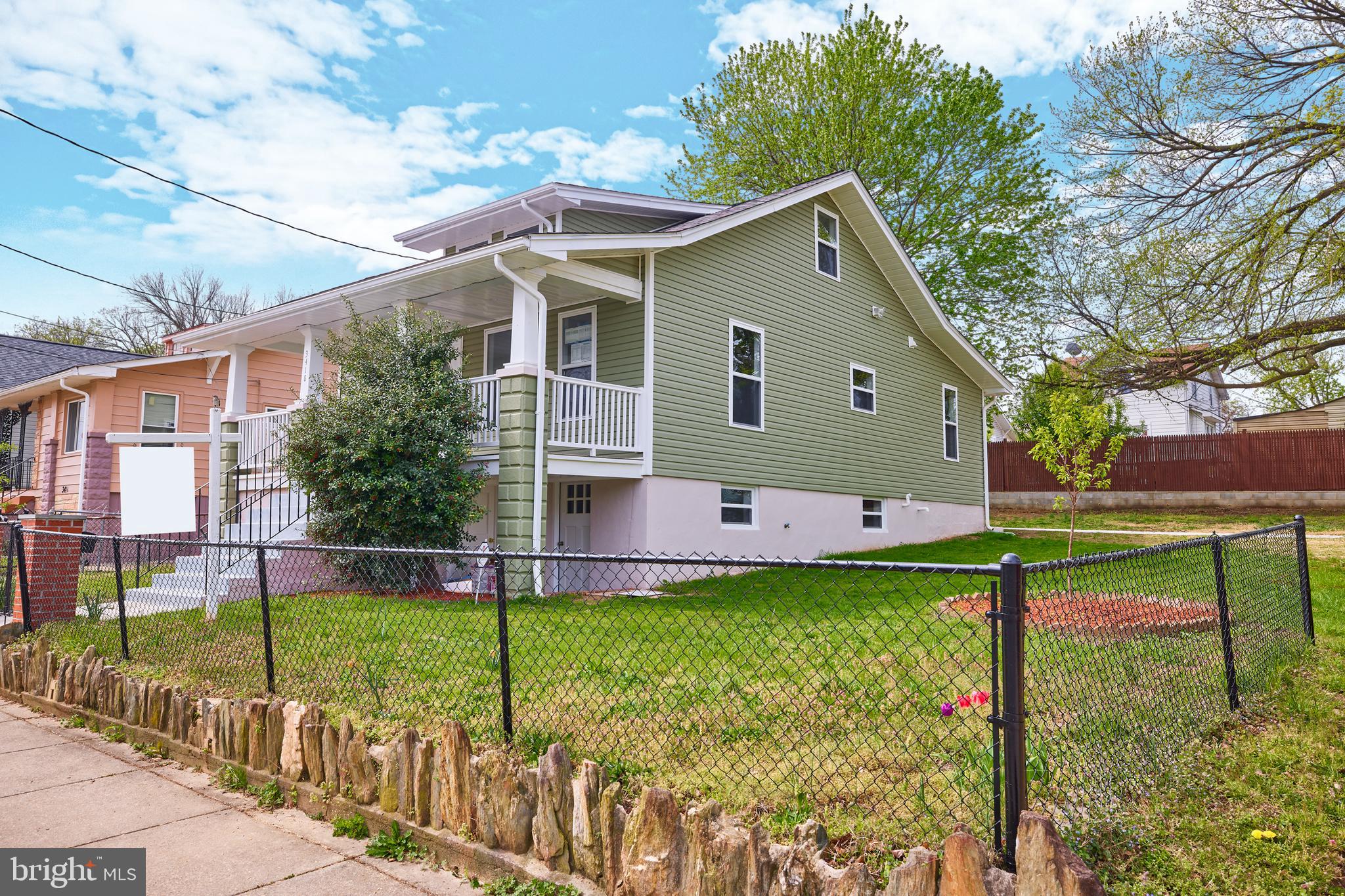 COLMAR MANOR - Residential