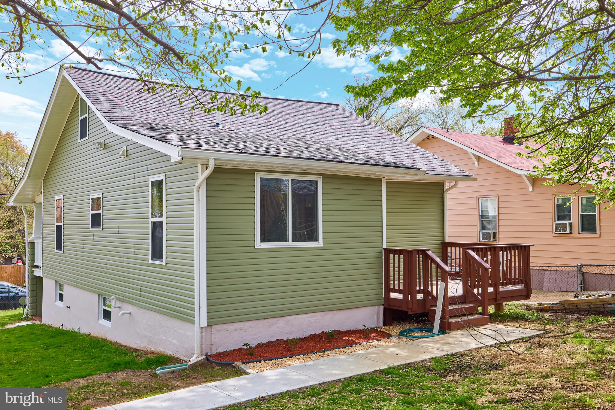 COLMAR MANOR - Residential