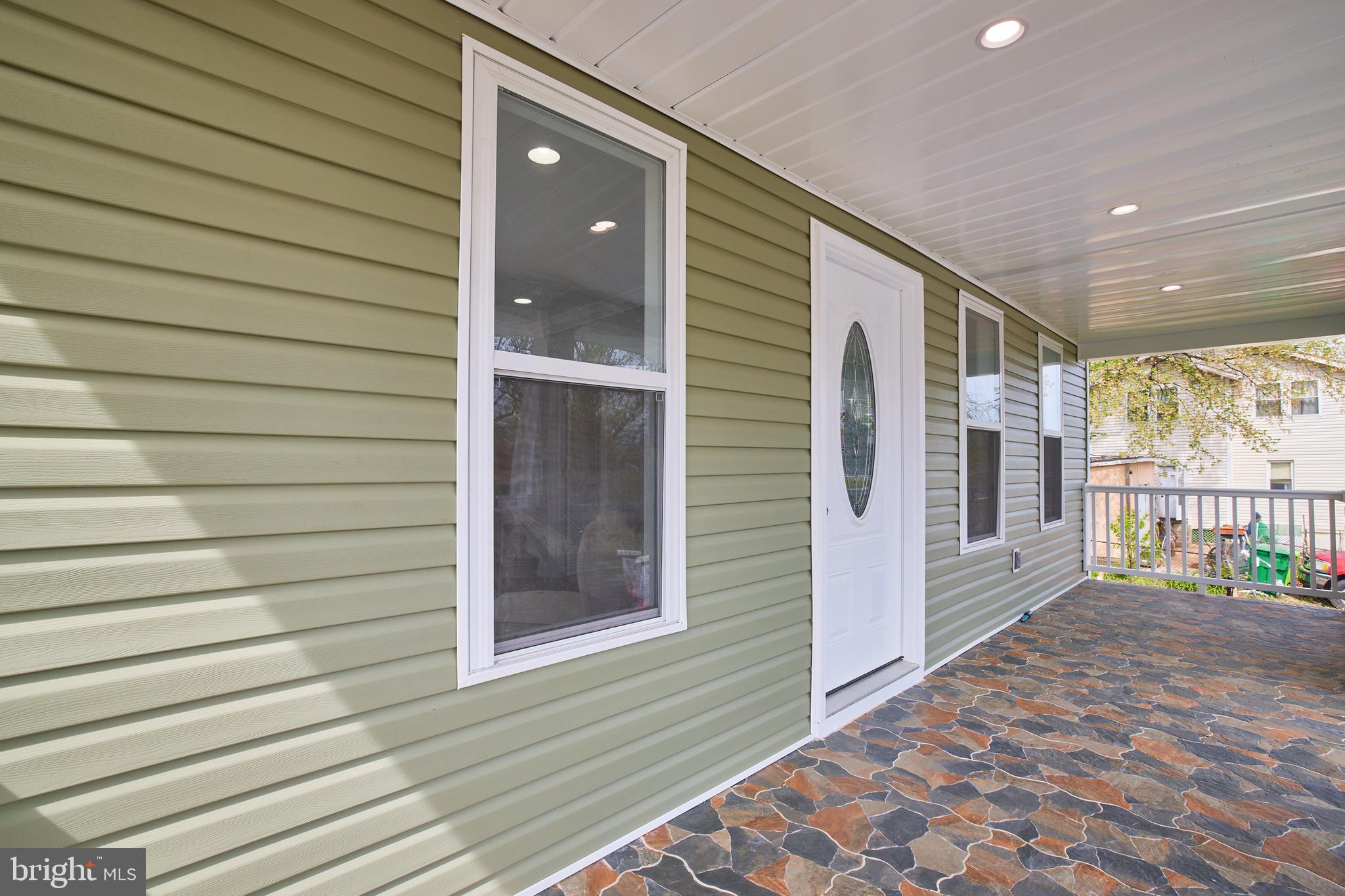 COLMAR MANOR - Residential