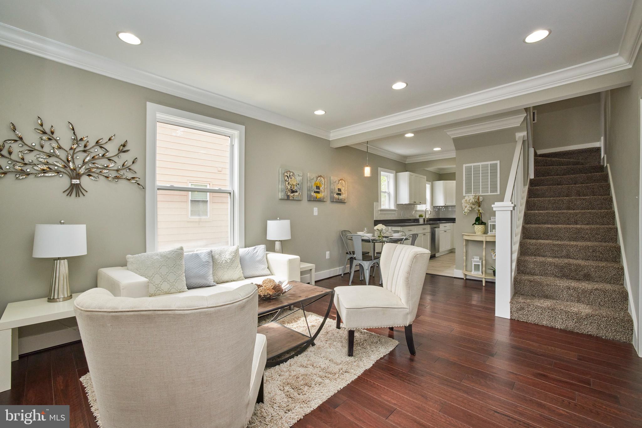 COLMAR MANOR - Residential