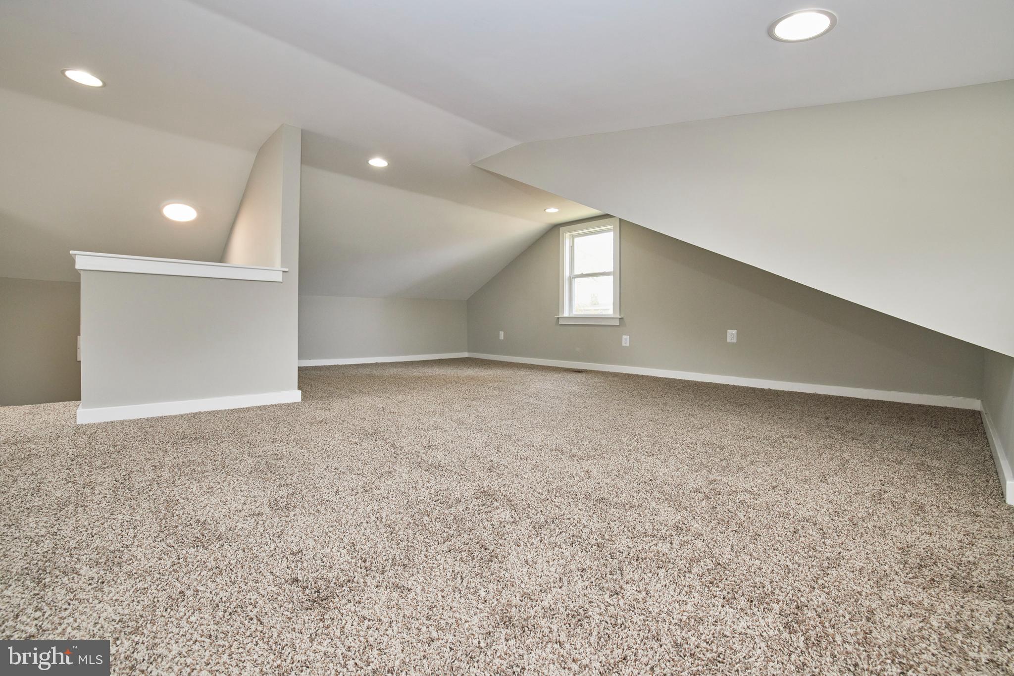 COLMAR MANOR - Residential