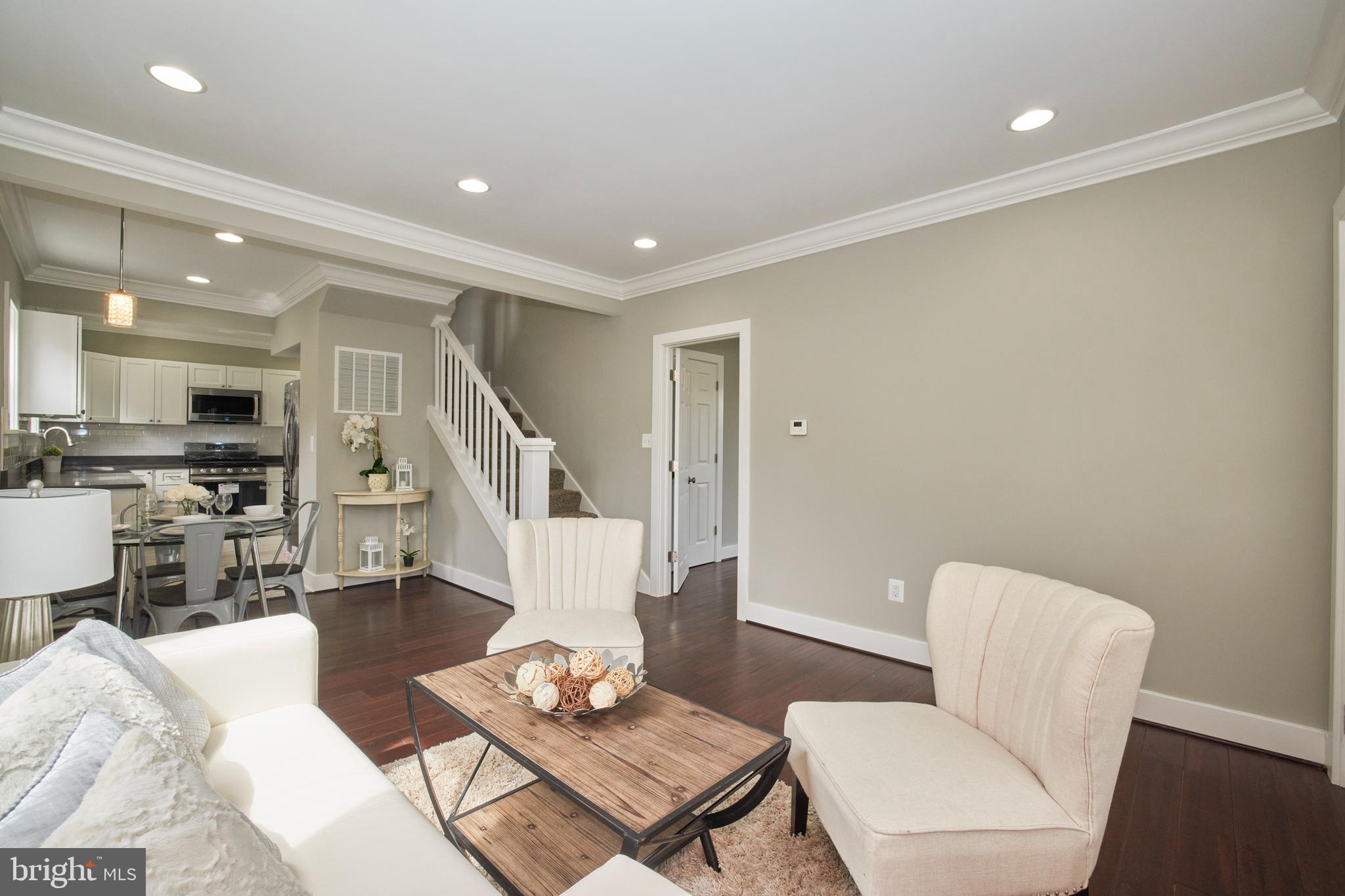 COLMAR MANOR - Residential