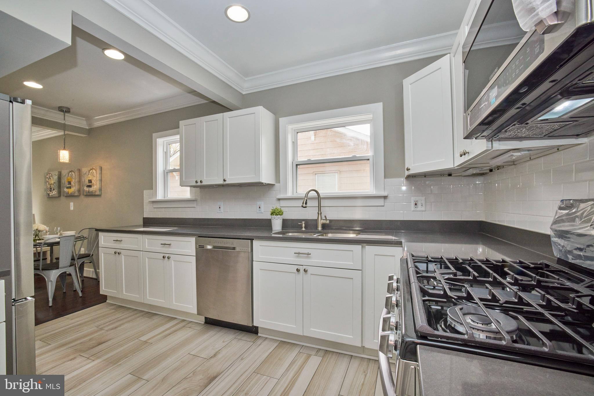 COLMAR MANOR - Residential