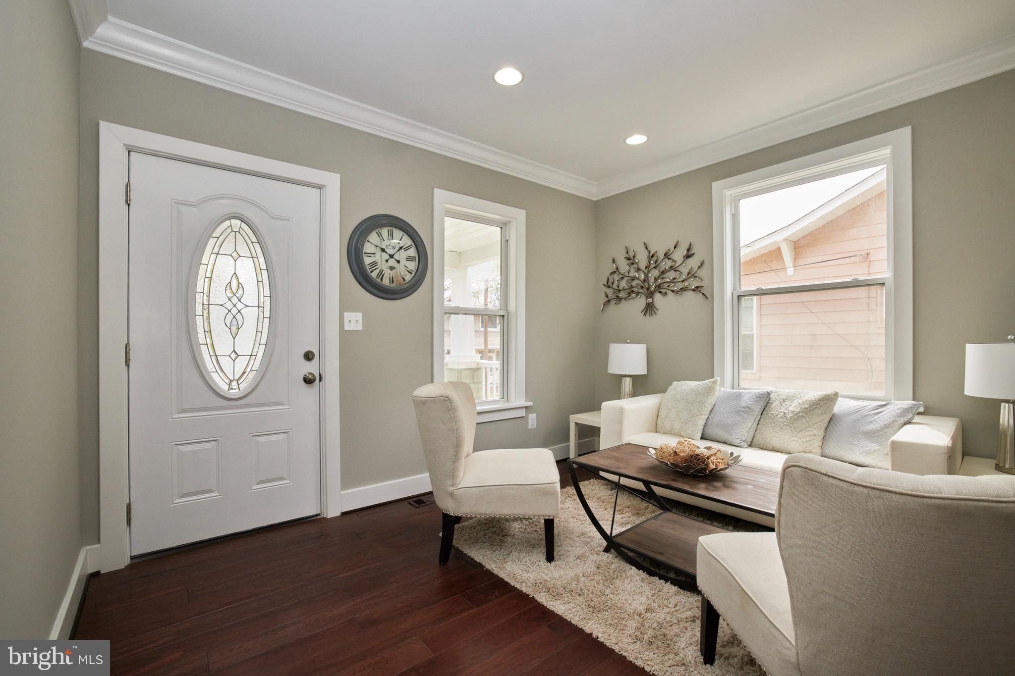 COLMAR MANOR - Residential