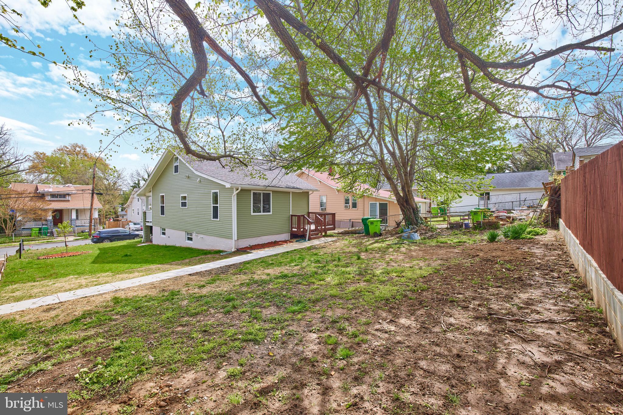 COLMAR MANOR - Residential