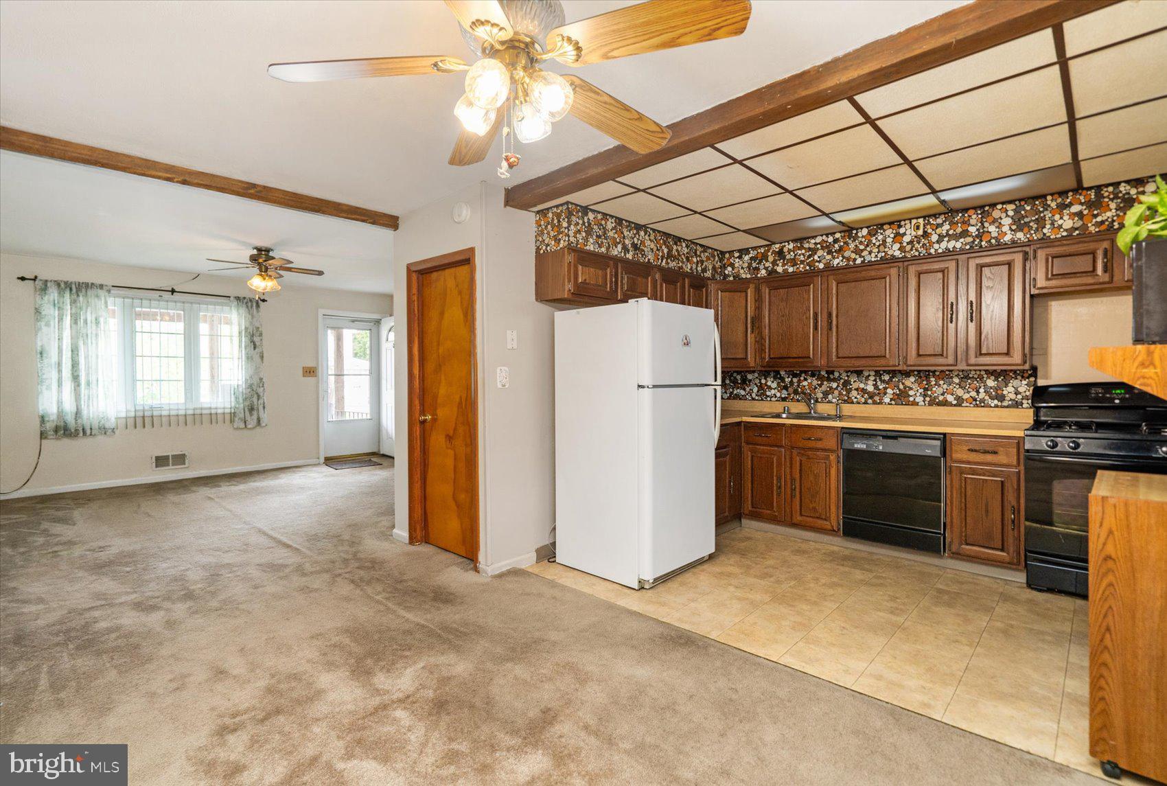 COUNTRY RIDGE - Residential