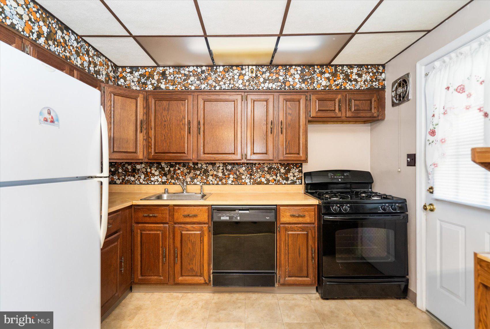 COUNTRY RIDGE - Residential