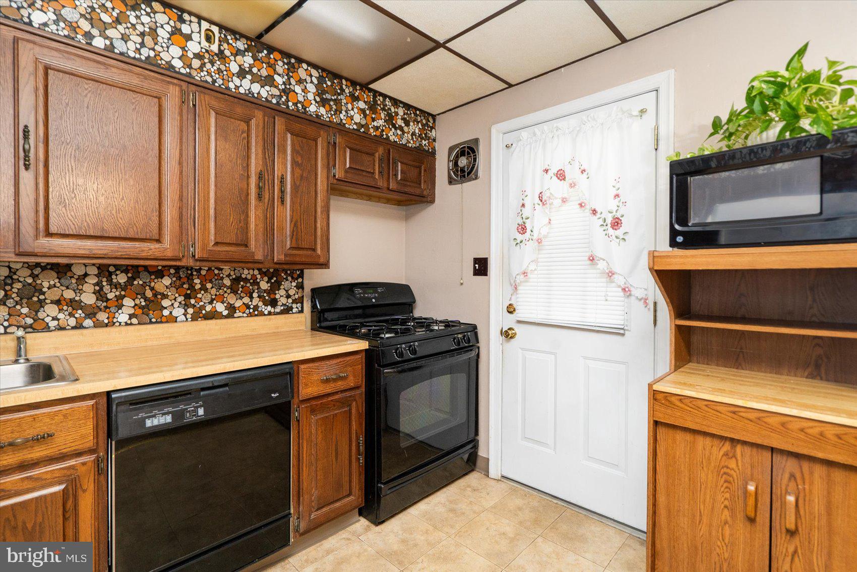 COUNTRY RIDGE - Residential